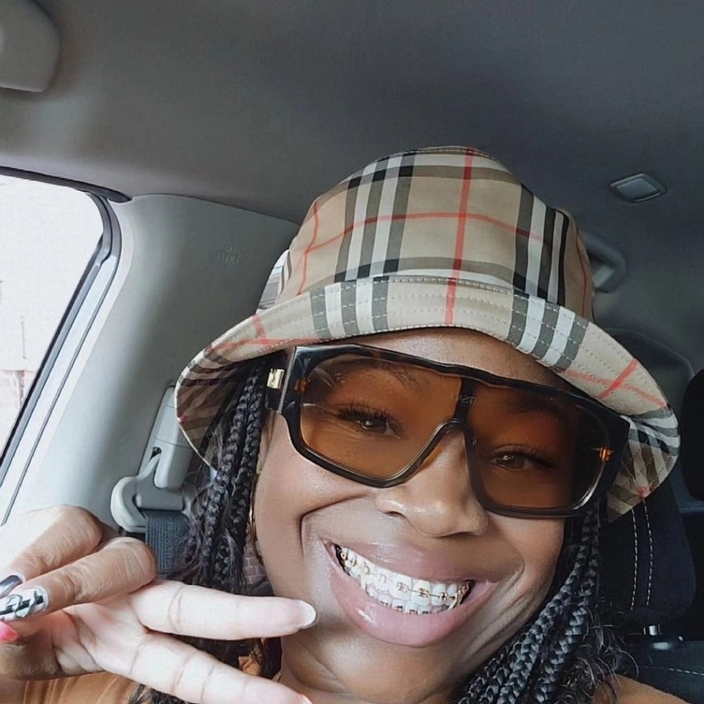 Burberry bucket hat